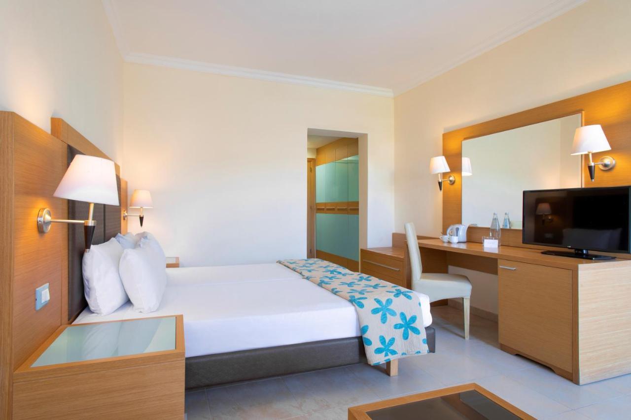 Sol Cosmopolitan Rhodes Hotel Иксия Екстериор снимка
